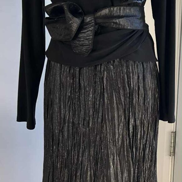 Joseph Ribkoff Metallic Crinkle Pleated Lamé Maxi Skirt Black Silver – US 16 - Picture 8 of 8